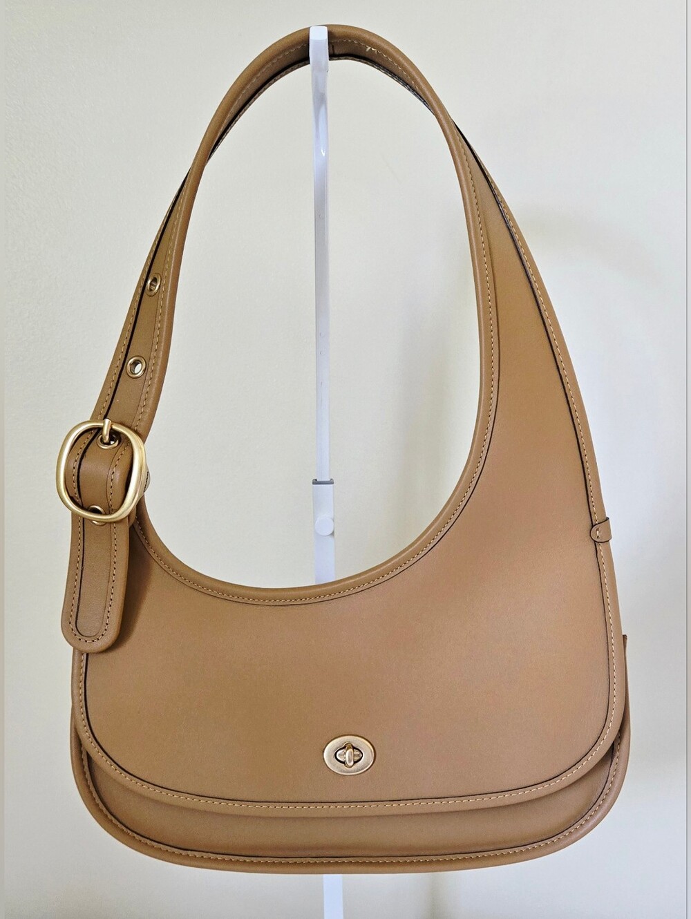 Coach Cashin Crescent Bag In Honey - Picture 2 of 6